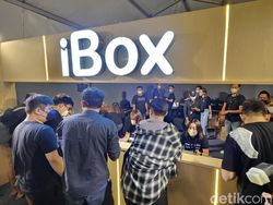Meriahnya Pesta Tengah Malam Sambut iPhone 14 di Indonesia