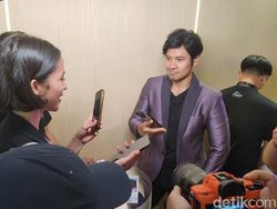 Meriahnya Pesta Tengah Malam Sambut iPhone 14 di Indonesia
