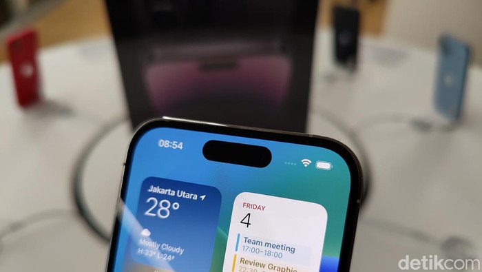 iPhone 14