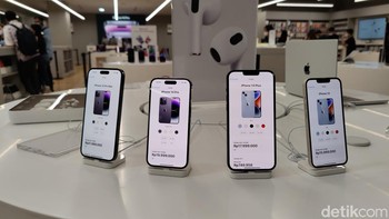 Inilah harga iPhone 14 series di Indonesia. Foto: Adi Fida Rahman/detikINET
