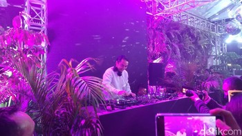 Aksi DJ Dipha Barus. Foto: Adi Fida Rahman/detikINET