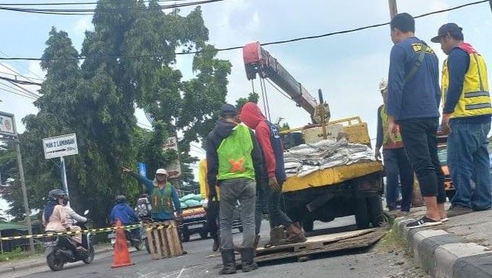 jembatan plaosan lamongan ambles