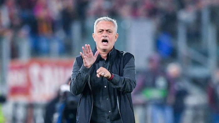 Jose Mourinho of AS Roma gestures during the UEFA Europa League Group C stage match between AS Roma and PFC Ludogorets at Stadio Olimpico, Rome, Italy on 3 November 2022.  (Photo by Giuseppe Maffia/NurPhoto via Getty Images)