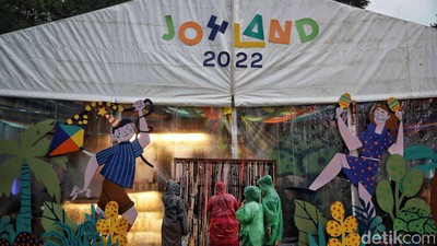 Potret Basah dan Keceriaan Joyland Festival 2022