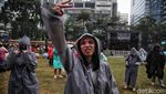 Enjoy Joyland Festival 2022 Sambil Hujan-hujan