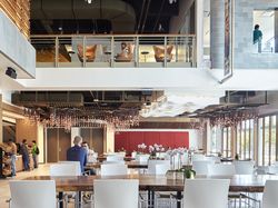 Mengintip Markas Besar Netflix yang Asyik