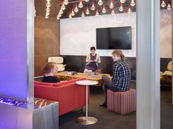 Mengintip Markas Besar Netflix yang Asyik