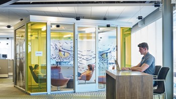 Saat ini, Netflix telah berkembang menjadi streaming online terbesar dengan lebih dari 12 ribu pegawai. Foto: Office Snapshot