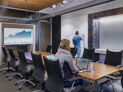 Mengintip Markas Besar Netflix yang Asyik