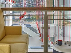 Mengintip Markas Besar Netflix yang Asyik