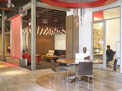 Mengintip Markas Besar Netflix yang Asyik