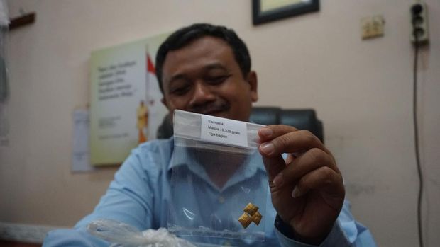 Kerajaan Medang hingga Majapahit juga meninggalkan harta karun berupa emas