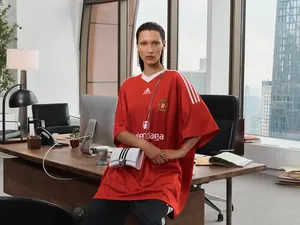 Daftar 5 Fashion Brand Korban Typo, Adidas di Urutan Teratas