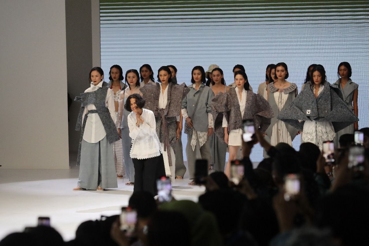 Koleksi 'Baur' Sejauh Mata Memandang di JFW 2023 Koleksi 'Baur' Sejauh Mata Memandang di JFW 2023