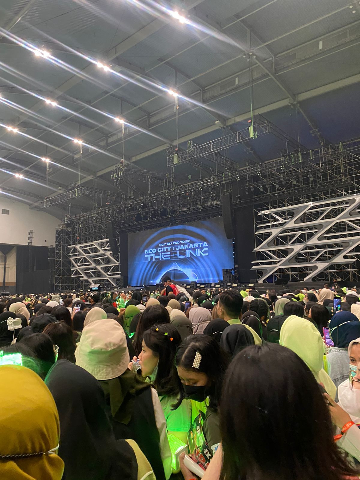 Konser NCT127 dihentikan imbas banyak penonton pingsan