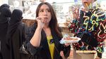 Keseruan Maharani Kemala, Crazy Rich Bali Saat Jajan Kaki Lima di Luar Negeri