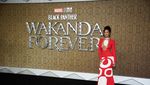 Sexy In Red! Maya Jama di Premiere Black Panther: Wakanda Forever
