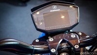 Motor listrik ini mempunyai tiga pilihan jarak tempuh, yakni City sekitar 420 km, Combined 246 km, dan Extra-Urban 198 km.