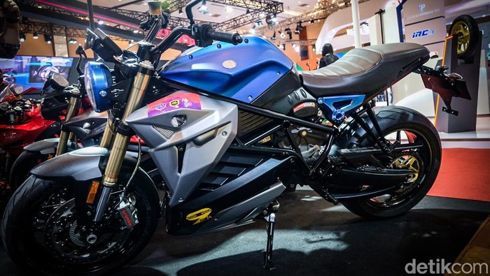 Motor listrik Energica EsseEsse9+ mejeng di pameran IMOS 2022. Motor ini dipakai untuk patwal KTT G20 di Bali. Ini wujudnya.