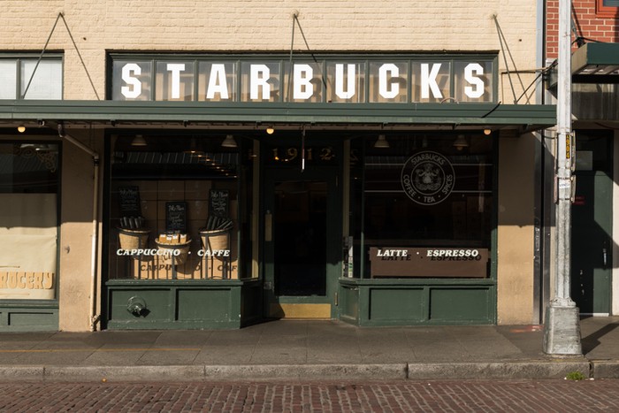Mengintip Suasana Gerai Starbucks Pertama di Dunia yang Selalu Penuh Mengintip Suasana Gerai Starbucks Pertama di Dunia yang Selalu Penuh