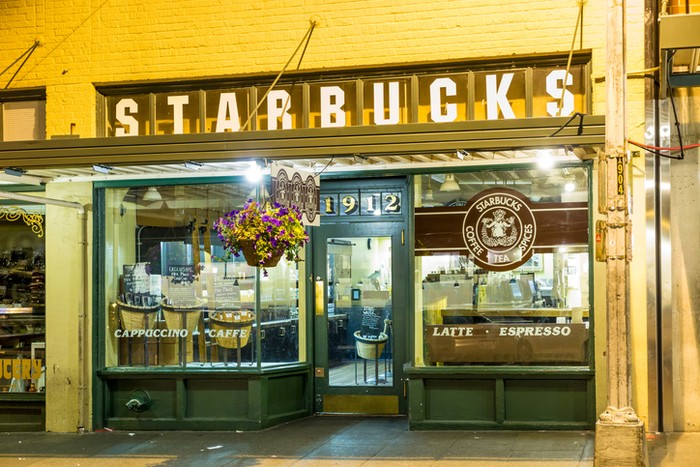 Mengintip Suasana Gerai Starbucks Pertama di Dunia yang Selalu Penuh Mengintip Suasana Gerai Starbucks Pertama di Dunia yang Selalu Penuh