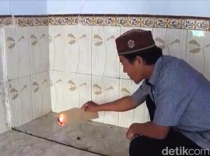 Heboh! Api Biru Muncul dari Sela Keramik di Musala Situbondo