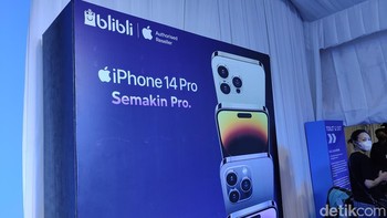 Meski proses pengambilan baru dibuka pukul 00.01 WIB, antrean panjang sudah terlihat sejak beberapa jam sebelumnya. Foto: Virgina Maulita Putri/detikINET