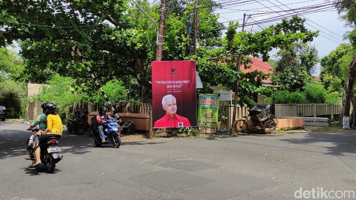 Penampakan baliho Ganjar Nurut di salah satu sudut Kota Semarang, Jumat (4/11/2022).
