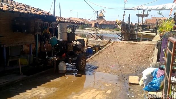 Penampakan permukiman warga Pajang Wetan, Pekalongan Utara, Kota Pekalongan yang diprediksi tenggelam 2035.