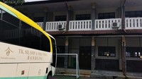 Aset seluas 76.093 m2 yang akan di eksekusi tersebut dimiliki KAI bermula dari adanya tukar guling aset antara KAI dengan Pemerintah Kota Bandung pada tahun 1951. Hal tersebut dibuktikan antara lain dengan adanya dokumen Surat Keputusan Dewan Perwakilan Rakjat Daerah Sementara Kota-Besar Bandung No. 7890/51 tanggal 28 Juni 1951 dan Surat Keputusan DPRD Kota Bandung No. 6563/71 tanggal 13 Mei 1971 perihal Tukar Menukar Tanah antara Kotamadya Bandung dengan Perusahaan Negara Kereta Api atau yang saat ini telah menjadi KAI.