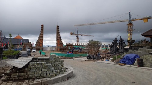 Penataan Pura Agung Besakih direncanakan selesai pada akhir tahun 2022.