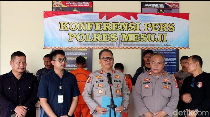 Polres Mesuji menangkap empat pencuri kambing asal Sumsel.