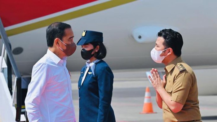 Presiden Jokowi disambut Wagub Jawa Timur Emil Dardak (Foto: Laily Rachev - Biro Pers Sekretariat Presiden)