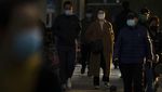Ramai-ramai Buruh Tinggalkan Zona Industri Zhengzhou Imbas Lockdown