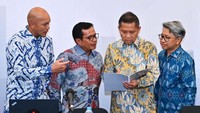 Rapat juga menyetujui ratifikasi atau pengukuhan pemberlakuan Peraturan Menteri Badan Usaha Milik Negara Republik Indonesia No. Per-5/MBU/09/2022 tentang Penerapan Manajemen Risiko pada Badan Usaha Milik Negara, berikut perubahan-perubahannya di kemudian hari.
