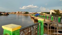 Pemandangan Sungai Martapura yang membelah kota Banjarmasin