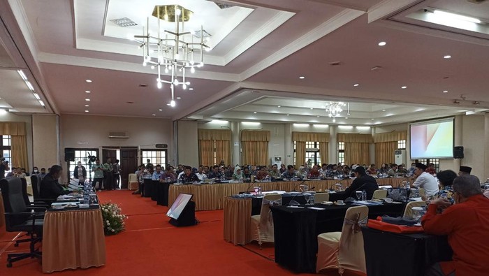 Suasana rapat Jakpro dengan DPRD DKI soal Proyek ITF