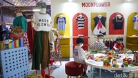 Tak hanya orang dewasa, di Brightspot ini juga menjual pakaian untuk anak kecil.