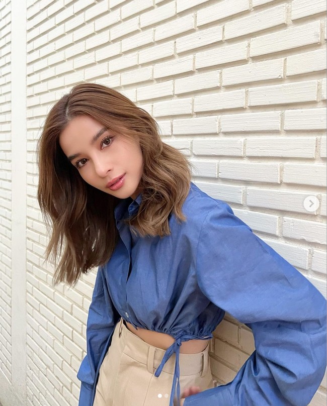 “Aku turut berduka cita atas kepergian para korban dan keluarga yang ditinggalkan. 😭🙏 tulis Vill Wannarot di Instagram Story. Tragedi Itaewon menewaskan 156 orang termasuk seorang wanita Thailand. Foto: dok. Instagram @villwannarot