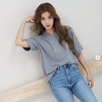 Dia pun membuat cuitan saat malam kejadian karena cemas dan terkejut. “Im in Itaewon right now.. omg 😭😭😭😭” tulis Vill Wannarot lewat akun Twitternya. Foto: dok. Instagram @villwannarot