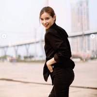 “Turut berduka cita untukmu (korban tragedi Itaewon) dan keluarga. Semoga hati dan jiwamu menemukan kedamaian dan ketenangan. 🙏 #RIP #Itaewon,” tulis Vill Wannarot sebagai keterangan fotonya. Foto: dok. Instagram @villwannarot