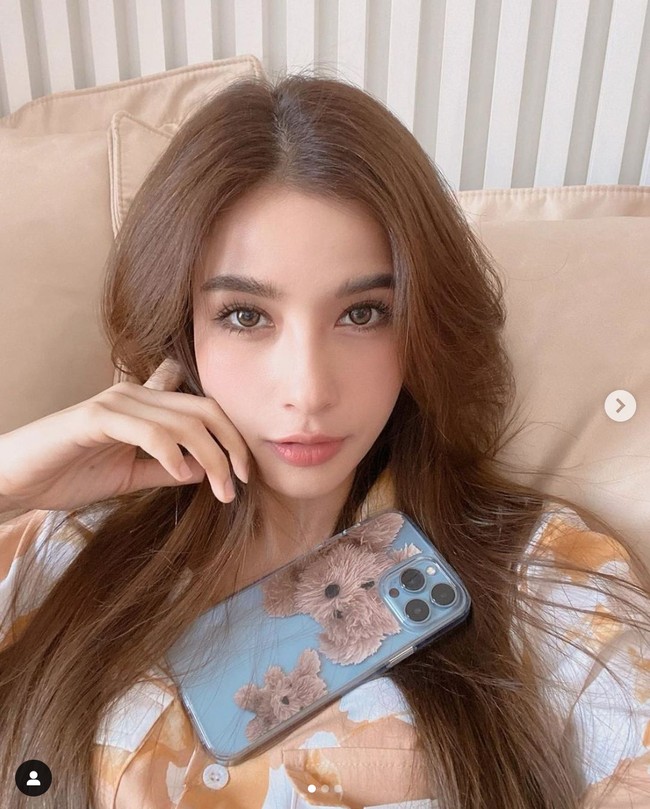 Aktris Thailand, Vill Wannarot selamat dari tragedi Itaewon tanpa cedera. Dia melihat langsung bagaimana lebih dari 100 ribu orang berdesakan saat pesta perayaan Halloween pada Sabtu (29/10/2022). Foto: dok. Instagram @villwannarot