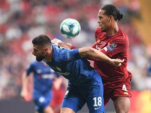 Van Dijk: Striker Paling Merepotkan? Giroud