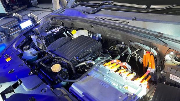 Wuling Almaz Hybrid