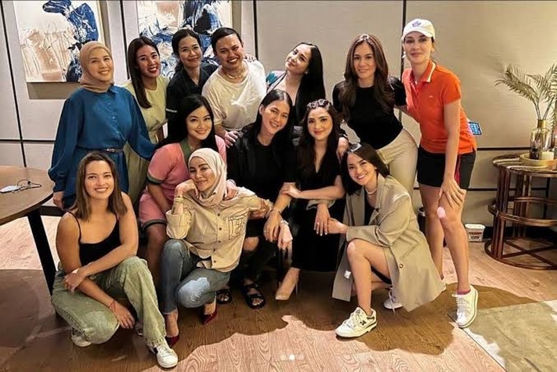 10 Momen Kulineran Mewah dan Seru “Geng Cendol” yang Isinya Artis ‘Sultan’