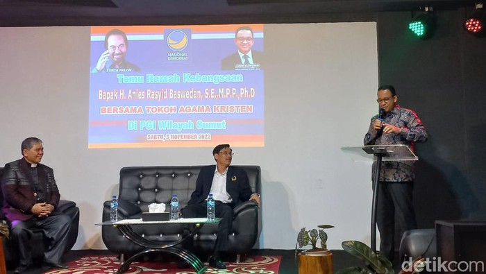 Anies Baswedan mengunjungi pengurus Persekutuan Gereja-gereja Indonesia di Wilayah (PGIW) Sumatera Utara
