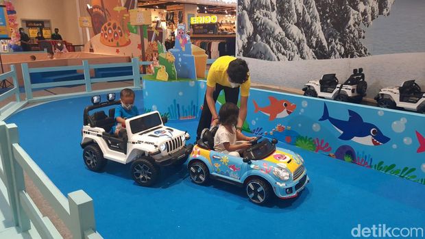 Keseruan anak-anak bermain dan bertemu Baby Shark & Pink Fong di Baby Shark Funville, Trans Studio Mall Cibubur.