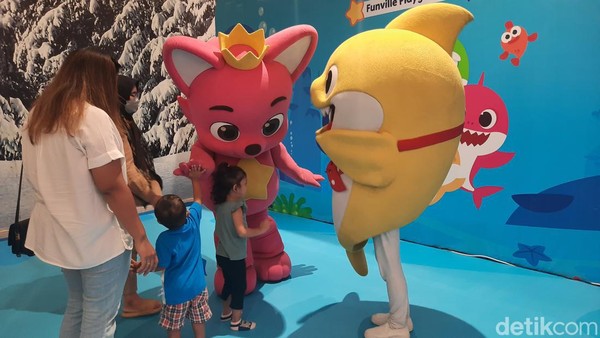 Kegiatan meet and greet bersama kedua tokoh favorit anak-anak ini dihadirkan setiap hari Jumat, Sabtu, dan Minggu. Kegiatan meet and greet bersama kedua tokoh favorit anak-anak ini dihadirkan setiap hari Jumat, Sabtu, dan Minggu.Â