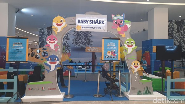 Trans Studio Mall (TSM) Cibubur menghadirkan atraksi baru, namanya Baby Shark Funville. Arena ini bisa ditemukan di Second Atrium, Ground Floor. Tepat setelah lobi masuk utama. Trans Studio Mall (TSM) Cibubur menghadirkan atraksi baru, namanya Baby Shark Funville. Arena ini bisa ditemukan di Second Atrium, Ground Floor. Tepat setelah lobi masuk utama.