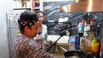 Sederhana dan Nyaman, Ini 10 Potret Dapur Rumah Hesti Purwadinata